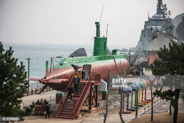 Những tàu ngầm lớp Sang-O thuộc biên chế của KPN, nhưng được điều hành bởi Phòng Hàng hải của Cục Trinh sát. Với phiên bản Sang-O II của Cục Trinh sát, có thể chở từ 35 đến 40 hành khách và thủy thủ đoàn.