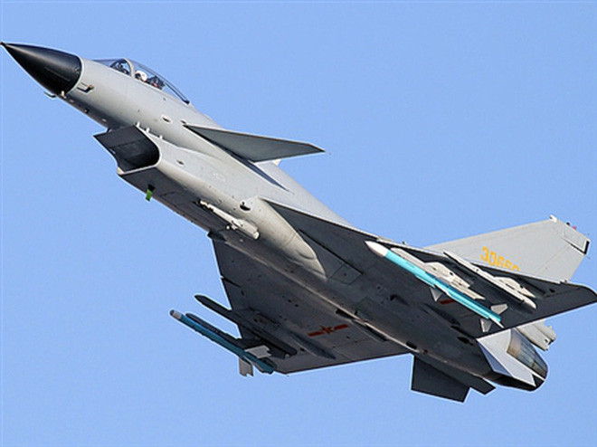 Iran có thể mua J-10A với giá thấp hơn nhiều so với phiên bản cải tiến mới nhất là J-10C. J-10A chỉ được trang bị radar kiểu cũ, hiệu suất động cơ yếu, tầm bắn của tên lửa không đối không ngắn và ít sử dụng vật liệu composite trong thân máy bay. Nếu được nâng cấp, J-10A có tính năng cao hơn hẳn số J-7 và F-5E của Iran.