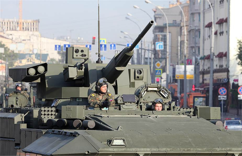 Các mẫu T-15 từ năm 2018 được trang bị tháp pháo mới, mang pháo tự động 57mm thay cho pháo tự động 30mm trước đó. So với pháo 30mm, pháo 57mm có hỏa lực mạnh hơn, tầm bắn xa hơn, đảm bảo có thể bắn xuyên mặt trước của các loại xe thiết giáp hiện đại ở cự ly 1 km, và cũng có thể sử dụng cho mục đích phòng không.