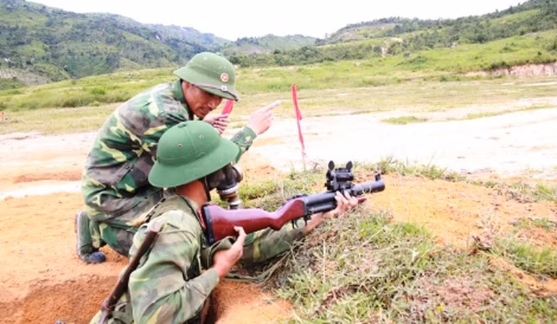 M-79 có khả năng tiêu diệt các mục tiêu sau khối chắn như toàn nhà, dưới hào, với tầm bắn hiệu quả là 350 mét và tầm bắn tối đa là 400 mét. Khoảng 350.000 khẩu đã được chế tạo ở Mỹ; 40 quốc gia trên thế giới, đã chế tạo M-79 theo phiên bản của riêng họ và hiện nay, nhiều quốc gia vẫn còn trang bị M-79 trong biên chế quân đội. Nguồn ảnh: QPVN