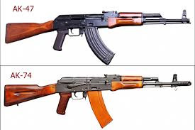 Nói như vậy, nhưng AK-74 vẫn chưa bao giờ đạt được mức độ phổ biến như AK-47 đã làm được. Có hàng trăm triệu khẩu súng trường tấn công AK-47 trên giới so với vài triệu khẩu AK-74. Tuy nhiên, cả hai khẩu đều là những lựa chọn hoàn toàn khả thi như một mẫu súng trường tiến công hoàn hảo nhất.