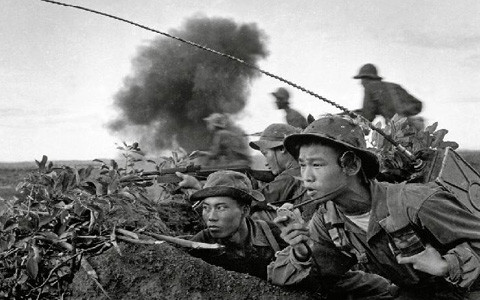 Lý do thực sự khiến AK-47 là khẩu súng được sử dụng nhiều nhất trong lịch sử, là vì nó đã được chứng minh là có hiệu quả trong chiến đấu, hết lần này đến lần khác. Kháng chiến chống Mỹ cứu nước, là cuộc xung đột lớn đầu tiên mà khẩu AK-47 được sử dụng rộng rãi, mặc dù nó đã được sử dụng trước đó.