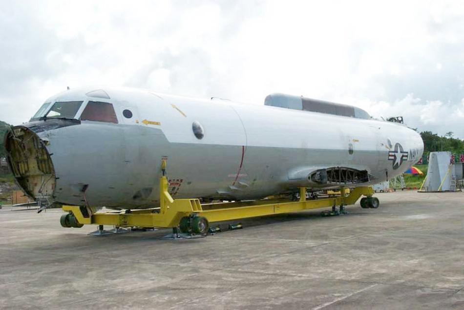 Một máy bay trinh sát EC-135 khác của quân đội Mỹ, trên biển Hoa Đông nhận được bức điện kêu cứu, do phi hành đoàn Mỹ không giải thích ngay tình hình thực tế, căn cứ quân sự Mỹ đóng tại Nhật Bản, đã điều máy bay chiến đấu F-14 và F-15 lập tức cất cánh để thực hiện nhiệm vụ giải cứu.