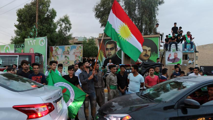 PUK – viết tắt của Liên minh yêu nước người Kurd (Patriotic Union of Kurdistan) thì lại là một phái cực tả và thân Hồi giáo. Sau năm 1974, những người này không chịu buông vũ khí đầu hàng Iraq, do lo sợ sẽ bị thủ tiêu như người cộng sản ở Iraq.