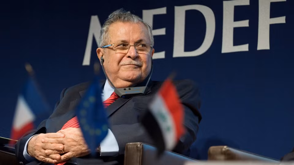 Trong nội bộ lực lượng người Kurd, phe Tây Bắc có ưu thế hơn, khi Tổng thống và các chức vụ cao cấp thường rơi vào tay gia tộc Barzani, với Massoud Barzani – con trai anh hùng Mustafa Barzani làm Tổng thống. Nhưng PUK lại là phe có người Kurd duy nhất được làm Tổng thống Iraq – Jalal Talabani từ năm 2005 đến 2014.