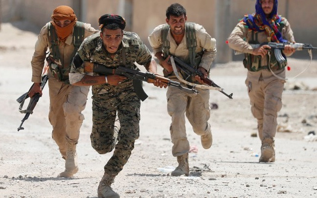 Nguy hiểm ở chỗ, Thổ Nhĩ Kỳ nhận ra sự có mặt của PKK trong lãnh thổ Iraq và ngược lại PUK đã xâm nhập lãnh thổ Thổ Nhĩ Kỳ. Cho rằng tình trạng phân lập ở Kurdistan có thể gây nguy hại đến vùng biên Thổ Nhĩ Kỳ, chính quyền Ankara đã tăng cường hỗ trợ, gây áp lực cho phái KDP thân hữu và thế tục ở Kurdistan phải tiêu diệt PUK.