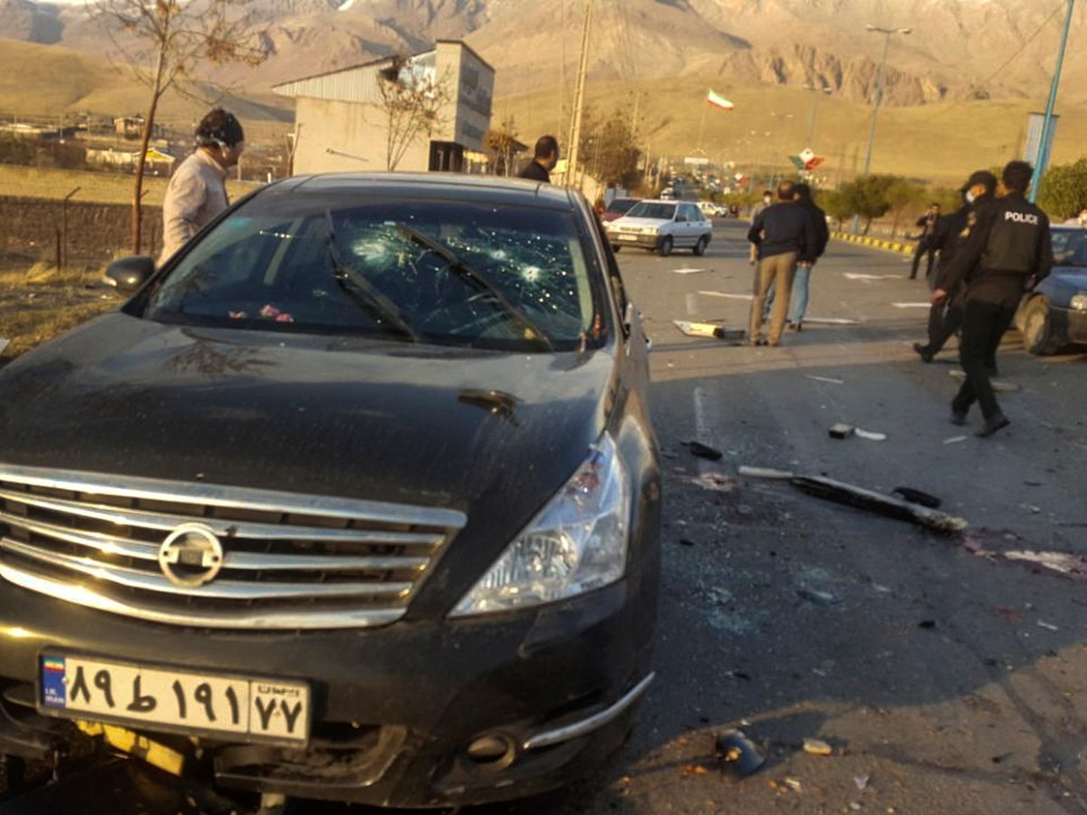 Một thông tin từ một tờ báo vào tháng 2 năm nay cho biết, cuộc tấn công đã được lên kế hoạch vào tháng 3/2020 và nó khiến chương trình hạt nhân của Iran lùi lại 5 năm. Tờ báo cũng ủng hộ giả thuyết nói rằng, một khẩu súng máy được điều khiển từ xa, đã được sử dụng để giết nhà khoa học Iran.