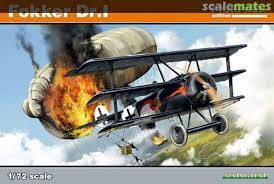 Nhưng bù lại Fokker Dr 1 lại được trang bị động cơ có thể khởi động nhanh và với khả năng bay điêu luyện của phi công Manfred von Richthofen (mệnh danh "Nam Tước Đỏ"), chiếc Fokker đã trở thành mối đe dọa hàng đầu của quân đội phe Hiệp ước ở mặt trận phía tây suốt những năm 1917-1918.