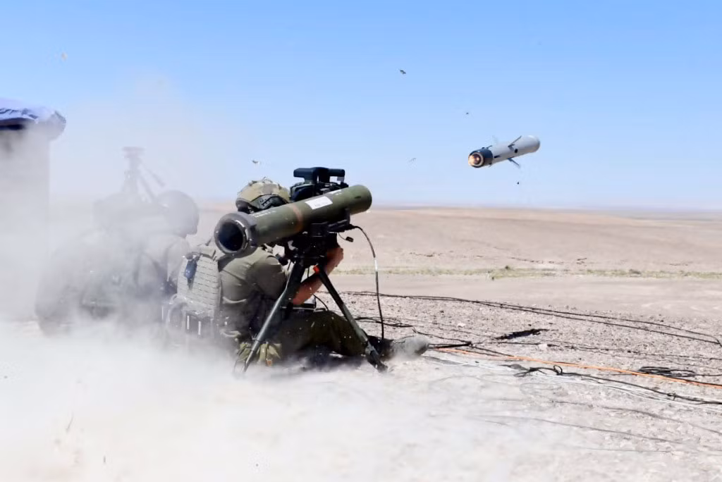 Để phá hủy các công sự và tòa nhà, Spike-ER có thể được trang bị đầu đạn nổ mạnh PBF, có khả năng xuyên thủng các bức tường bê tông, sau đó phát nổ trong nhà, gây sát thương tối đa cho mục tiêu.