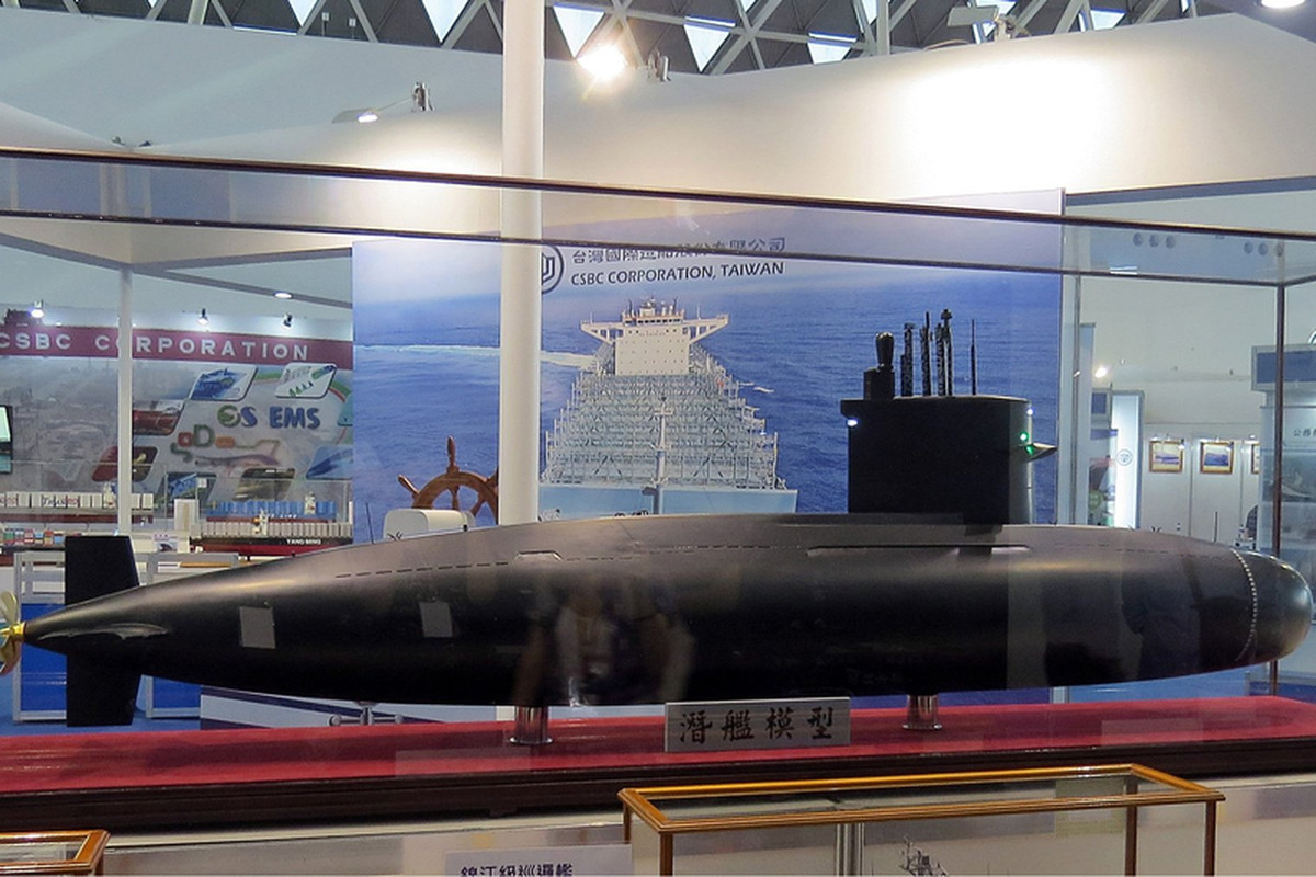 Vào ngày 7/7/2016, Đài Loan ra thông báo công khai cho biết, trong 25 nhóm thiết bị cần thiết để chế tạo tàu ngầm nội địa, có 19 loại Đài Loan tự sản xuất được, 6 hạng mục khác như động cơ diesel, hệ thống quản lý chiến đấu…, phải mua từ các nguồn nước ngoài.