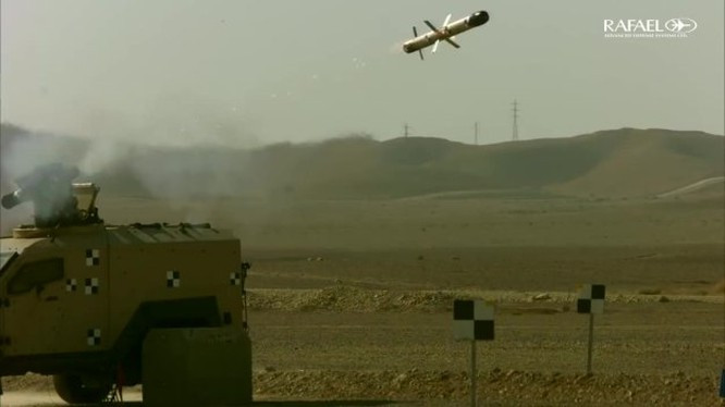 Spike được trang bị bộ phận cảm ứng nhiệt và đầu đạn Tandem để phá giáp phản ứng nổ. Hiện tại, tên lửa Spike đang tồn tại dưới 5 phiên bản. Về cơ bản, cấu tạo của các phiên bản là như nhau. Chúng chỉ khác nhau về kích thước và tầm bắn.