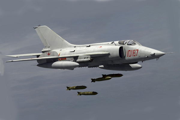 Yêu cầu từ Quân đội Trung Quốc, là máy bay cường kích cần có hiệu suất hoạt động ở độ cao thấp tốt, mang được nhiều vũ khí, cũng như có thể tự vệ khi cần thiết; tầm bay xa, có thể bay bám địa hình và thời gian hoạt động trên không dài hơn.