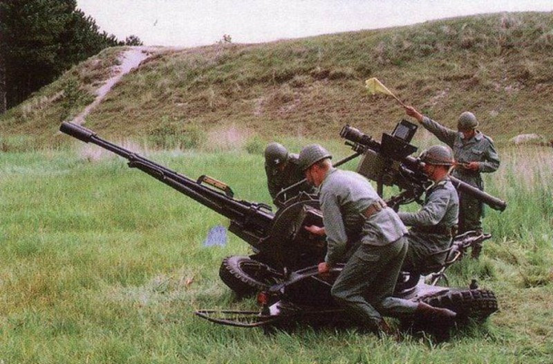 Tuy nhiên, đến khi xuất hiện pháo cao xạ 2 nòng 23mm (Liên Xô sản xuất) do Chủ tịch Fidel và nhân dân Cuba gửi tặng chiến trường Việt Nam, tình hình có nhiều thay đổi. Hiệu quả của loại súng máy phòng không 23mm giúp cho quân ta vô cùng to lớn. Ngày những trận đầu tham gia chiến đấu, pháo 23 mm được gọi là “sát thủ với trực thăng”.