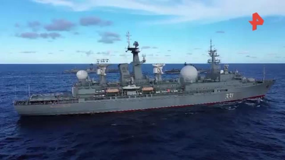 Hơn nữa, hiện có ít nhất ba tàu tình báo của quân đội Mỹ được triển khai ở Thái Bình Dương. Hiện chưa rõ mục đích của việc triển khai 3 tàu tình báo này, là để theo dõi cuộc tập trận quy mô lớn của quân đội Nga, hay để thu thập dữ liệu cho cuộc thử nghiệm chống tên lửa sắp tới, do quân đội Mỹ tiến hành? Nguồn ảnh: Pinterest.