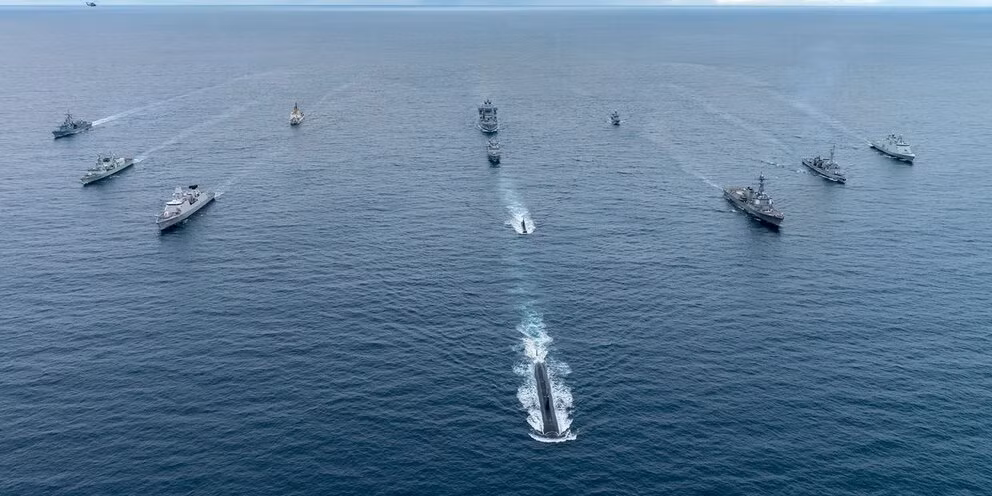 Từ số lượng tàu chiến, tàu ngầm, máy bay…có thể thấy, đây không đơn giản như một cuộc “diễn tập tác chiến phòng không” đơn thuần. Các lực lượng hải quân và không quân Nga, đã phối hợp và nâng cao khả năng tác chiến, đồng thời triển khai mô phỏng tích hợp các hoạt động tác chiến thực tế.