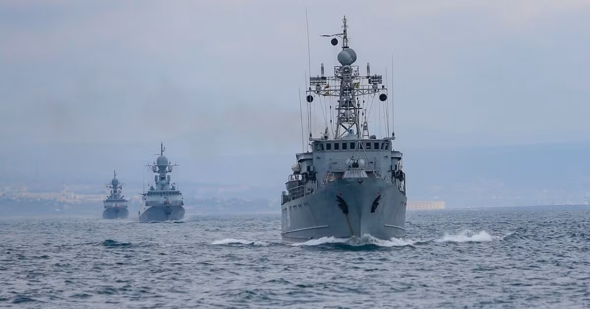 Tham gia cuộc tập trận này còn có khinh hạm Marshal Shaboshnikov, Ardar Tsidenzapov, khinh hạm hạng nhẹ Perfect và Rumble. Hai đội hình tàu của Hạm đội Thái Bình Dương của Nga tham gia cuộc tập trận, cách nhau 300 hải lý, và vai trò của chúng khác nhau.