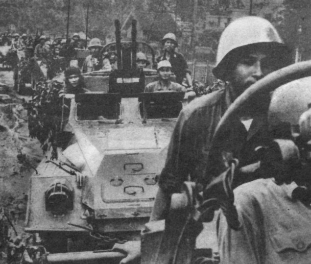 Lốp xe BTR-40 không được bọc giáp bảo vệ, chúng đặc biệt dễ bị bắn thủng từ các loại đạn. Chiếc xe không có mái che và thường được phủ một tấm bạt để bảo vệ kíp lái, hàng hóa vận chuyển hoặc quân đội khỏi mưa.