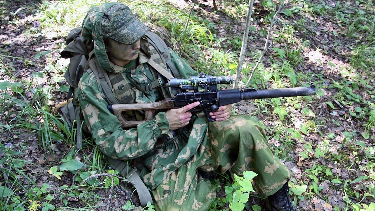 Súng bắn tỉa VSS Vintorez và AS Val là những ví dụ tuyệt vời về hai yêu cầu hoạt động khác nhau - khả năng xuyên giáp và khả năng giữ bí mật, hai yêu cầu này được kết hợp với nhau, bởi những sáng tạo của những nhà thiết kế vũ khí tài ba của Liên Xô.