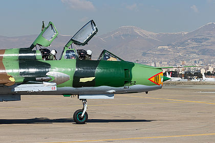 Cùng với đó là số máy bay của Iran đều đã hết niên hạn sử dụng; một số chiếc máy bay chiến đấu của Iran hiện nay được chế tạo từ thập niên 1960, hoặc thậm chí sớm hơn. Do vậy, dù Iran có cố gắng sửa chữa, chắp vá, nhưng vẫn có những tai nạn bay xảy ra.