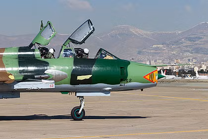 Cùng với đó là số máy bay của Iran đều đã hết niên hạn sử dụng; một số chiếc máy bay chiến đấu của Iran hiện nay được chế tạo từ thập niên 1960, hoặc thậm chí sớm hơn. Do vậy, dù Iran có cố gắng sửa chữa, chắp vá, nhưng vẫn có những tai nạn bay xảy ra.