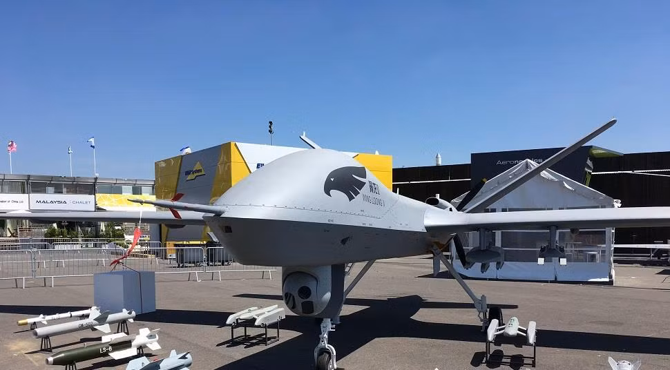 Tuy nhiên Jordan không bao giờ từ bỏ việc cố gắng mua UAV vũ trang của Mỹ. Vận may đã mỉm cười với Jordan, khi Tổng thống Mỹ Trump “cởi mở” hơn, trong việc bán UAV vũ trang cho khách hàng tại Trung Đông, không chỉ vì lợi ích quân sự, mà còn là một cách cạnh tranh thương mại với Trung Quốc.