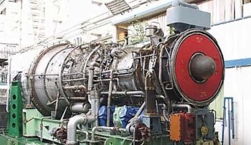 Sau khi kết thúc chiến tranh Lạnh, Trung Quốc chỉ là "thợ học việc" trong đóng tàu chiến, Trung Quốc lúc này phải nhập những tàu chiến lớp Sovremenny của Nga; "trái tim" của tàu chiến là những tua-bin khí, nhưng Trung Quốc hoàn toàn không thể tiếp cận, do cấm vận của phương Tây.