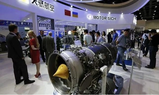 Một số công nghệ quốc phòng của Ukraine đã đóng vai trò quan trọng trong việc thúc đẩy sự phát triển vũ khí và trang bị của quân đội Trung Quốc. Có thể điểm qua những vũ khí nổi tiếng, mà Ukraine đã "giúp đỡ" ngành quân sự Trung Quốc, giúp Trung Quốc rút ngắn nhanh chóng trình độ với Quân đội Mỹ.