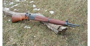 Tiếp theo là súng trường MAS-36 của Pháp, cỡ đạn 7,5x54mm, chiều dài 1020mm; trọng lượng súng là 3,7kg, ổ đạn 5 viên. MAS-36 được trang bị cho các đơn vị tuyến đầu của Pháp trong CTTG 2. Quân đội Pháp sử dụng MAS-36 với số lượng lớn ở Việt Nam trong giai đoạn đầu chiến tranh. QĐNDVN tịch thu và sử dụng lại rất nhiều kiểu súng này.