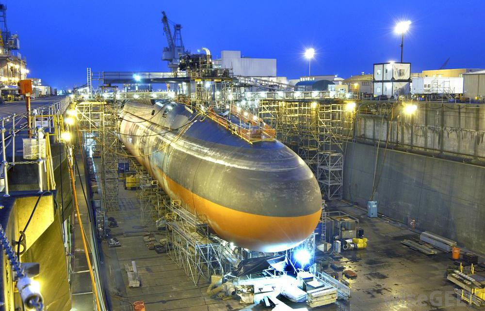 Hải quân Mỹ hiện có tổng cộng 18 tàu ngầm hạt nhân lớp Ohio, trong đó có 14 chiếc trang bị tên lửa đạn đạo xuyên lục địa; đây là loại tàu ngầm, nằm trong bộ ba vũ khí răn đe chiến lược của Mỹ (hai loại nữa là tên lửa đạn đạo xuyên lục địa và máy bay ném bom chiến lược mang vũ khí hạt nhân).