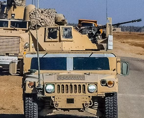 Chính vì lý do như vậy, nhà sản xuất AM General không thể đảm bảo phụ tùng đủ tiêu chuẩn có sẵn, để bảo trì và sửa chữa. Họ cũng lo ngại rằng, các phương tiện cũ có xu hướng hỏng hóc, điều này có thể làm hỏng thương hiệu Humvee trên toàn thế giới, đặc biệt khi phụ tùng giả được sử dụng. 