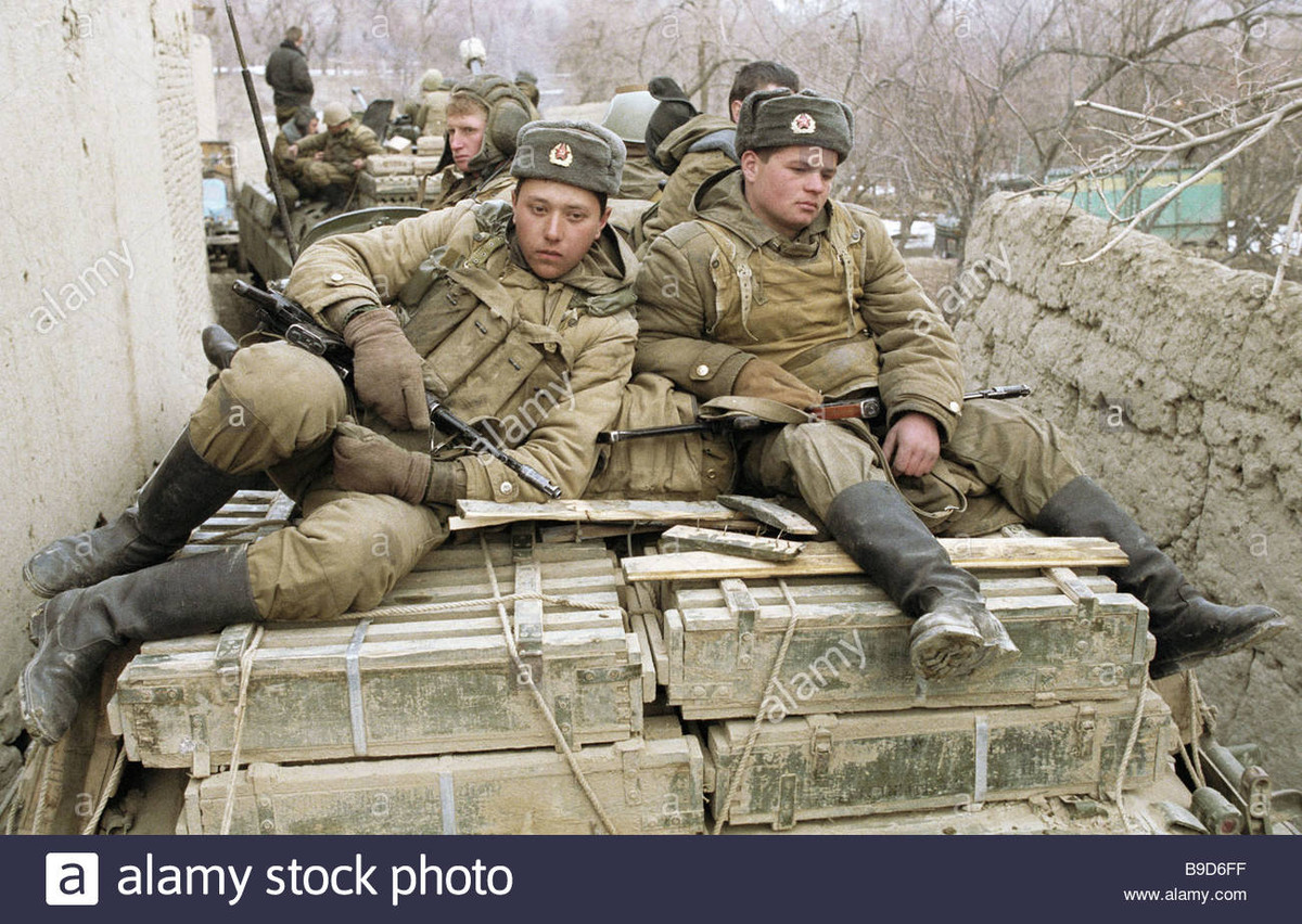 Gennady Shorokhov, Phó Chủ tịch Hội cựu chiến binh Nga cho rằng, các phép so sánh là không phù hợp; nhưng nếu chúng tôi tham chiến ở Afghanistan như bây giờ ở Syria, thì con số thương vong sẽ không thể tính bằng hàng nghìn người thiệt mạng.