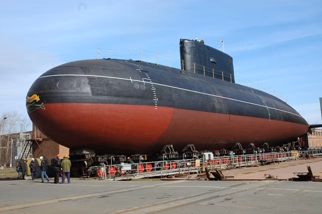 Ví dụ như Ấn Độ (một khách hàng lớn mua tàu ngầm Kilo và tên lửa Klub) đã nổi giận với người Nga trong quá khứ, vì những thất bại liên tiếp của tên lửa Klub, trong 6 lần phóng thử từ tàu ngầm INS Sindhuvijay lớp Kilo của Ấn Độ, ở ngoài khơi bờ biển Nga.