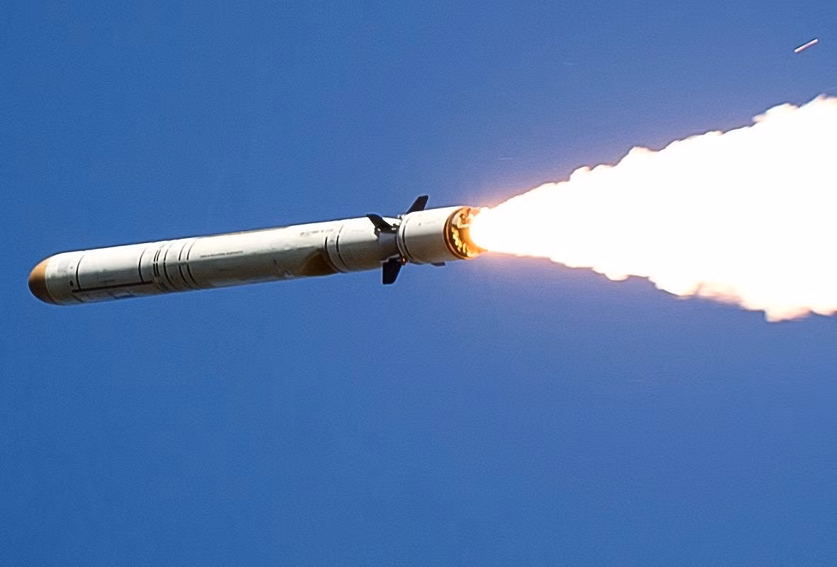 Với tốc độ tên lửa tương đối cao ở giai đoạn cuối (3.000 km/h), nghĩa là nó vượt qua 15 km cuối cùng trong chưa đầy 20 giây với độ cao cực thấp, khiến cho các loại vũ khí phòng thủ tên lửa, dẫu là hiện đại, cũng rất khó đánh chặn được tên lửa 3M54.