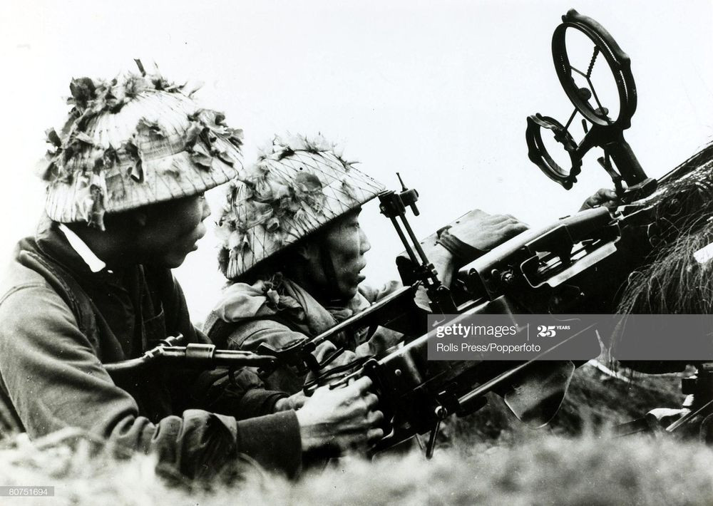 Mỗi một trung đoàn hoặc tiểu đoàn bộ binh chỉ có từ 1 đến 3 khẩu, và cũng không đủ để trang bị cho toàn bộ lực lượng của QĐND Việt Nam. Đến năm 1954, thì trong biên chế của trung đoàn phòng không 367 thuộc Đại đoàn 351, đã có sáu tiểu đoàn phòng không, trang bị tổng cộng là 72 khẩu DShK. 