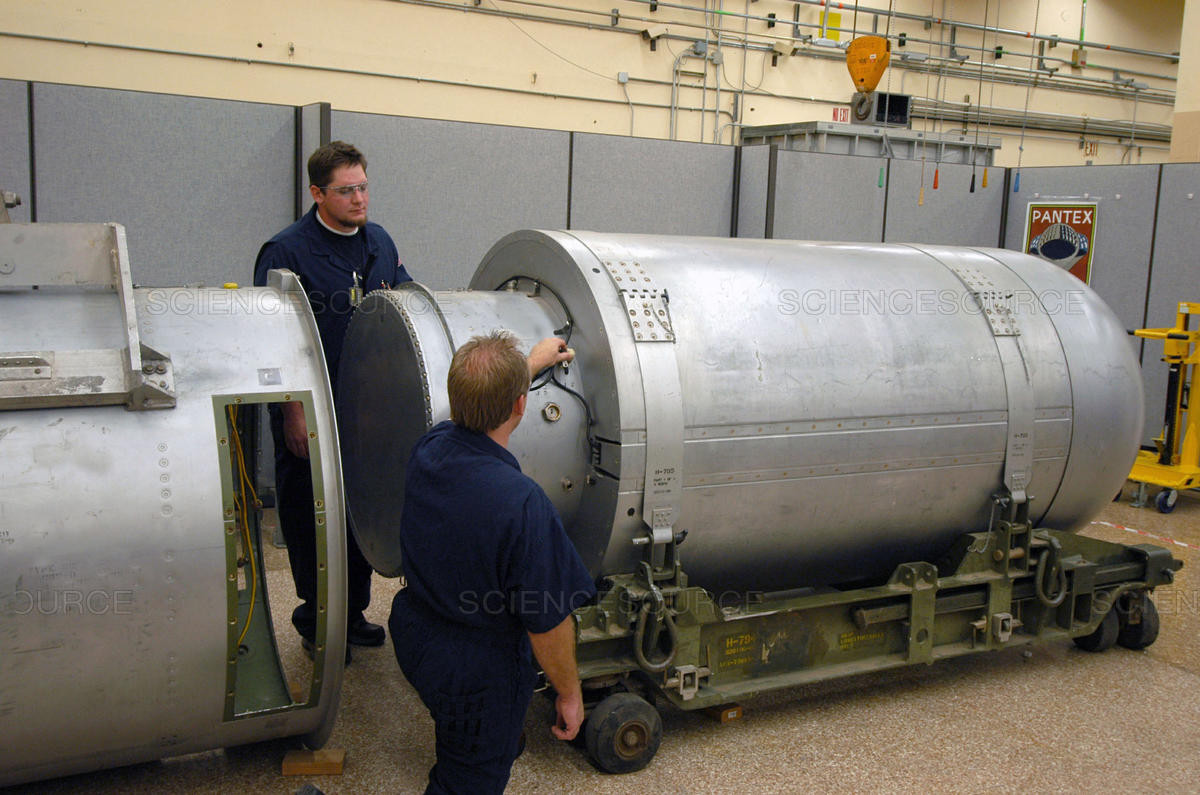 Năm 1991, nước này ký Hiệp ước không phổ biến vũ khí hạt nhân. Vào ngày 19/8/1994, phái bộ của IAEA đã hoàn thành công việc của mình tại nước này, xác nhận sự thật về việc tiêu hủy tất cả vũ khí hạt nhân, đồng thời bày tỏ sự hài lòng với việc chuyển đổi chương trình hạt nhân của Nam Phi sang một kênh hòa bình.