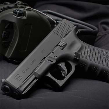 Chính sự gia tăng về nhu cầu sử dụng của súng ngắn cá nhân Glock 19, đã khiến kiểu dáng của nó trở thành mẫu súng ngắn tiêu chuẩn trên toàn thế giới. Hầu hết các khẩu súng ngắn mới được phát triển về sau, đều được thiết kế để có kích thước tương tự như Glock 19, đó là nòng súng, báng súng làm ngắn hơn.