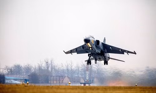 Nhưng trong số 1.700 máy bay trên, hiện có khoảng 33% máy bay là máy bay chiến đấu thế hệ thứ ba, khó đáp ứng yêu cầu chiến tranh hiện nay. Ngoài ra, 28% máy bay quân sự, bao gồm máy bay ném bom và máy bay chiến đấu thế hệ thứ tư mới hơn, nhưng đã có phần lạc hậu.