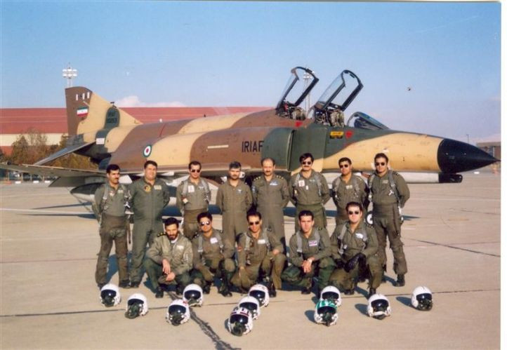 Iran đã mua một lượng lớn máy bay quân sự của Mỹ bao gồm 179 máy bay chiến đấu F-5A/ B Freedom Fighter và F-5E/F Tiger II, 225 máy bay chiến đấu F-4D/E và RF-4E Phantom II, 56 máy bay vận tải C-130 Hercules, 6 máy bay tuần tra hàng hải P-3 Orion và 6 máy bay tiếp dầu KC-135 Stratotankers.