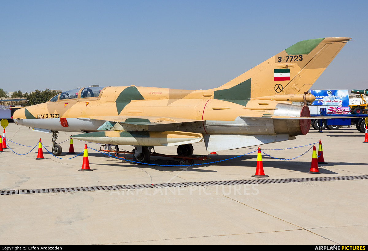 IRIAF cũng tiếp nhận 25 máy bay chiến đấu J-7 của Trung Quốc (bản sao MiG-21), IRIAF cũng tiếp nhận một số lượng nhỏ máy bay của Không quân Iraq, chạy khỏi đất nước trong Chiến tranh vùng Vịnh năm 1991 sang Iran. Nhưng những khoản mua mới và số máy bay "tị nạn" này cộng lại, không đủ để bù đắp tổn thất thời chiến.