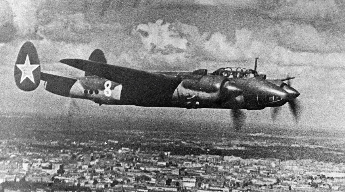 Một số nguồn tin cho rằng, lực lượng quân đội Trung Quốc giữ đảo, có thể đã phải hứng chịu thương vong, do hỏa lực từ chính máy bay ném bom của Không quân Trung Quốc trong thời gian này.