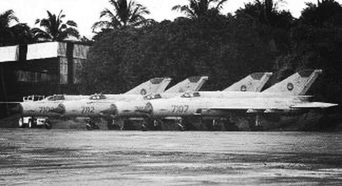 Đã từ rất lâu rồi, Campuchia không còn các máy bay tiêm kích phản lực trong biên chế. Năng lực tác chiến đường không của lực lượng này phải nói là cực kỳ yếu kém, yếu kém bậc nhất hiện nay trong khu vực Đông Nam Á.