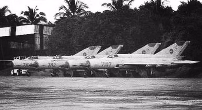 Đã từ rất lâu rồi, Campuchia không còn các máy bay tiêm kích phản lực trong biên chế. Năng lực tác chiến đường không của lực lượng này phải nói là cực kỳ yếu kém, yếu kém bậc nhất hiện nay trong khu vực Đông Nam Á.