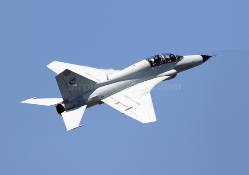 Do đó, việc vừa qua rộ lên tin tức Campuchia bất ngờ tiếp nhận chiếc chiến đấu cơ đa năng FTC-2000G từ Trung Quốc khiến nhiều người không khỏi ngạc nhiên và liệu động thái này có nâng cao khả năng của Không quân Campuchia lên rõ rệt hay không.