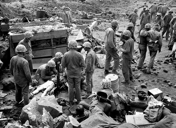 Nhưng ngay cả sau khi Nhật Bản đầu hàng vào ngày 15/8, vẫn có những lo ngại về một cuộc đảo chính quân sự ở Nhật Bản sẽ tái khởi động chiến tranh. Việc chuẩn bị cho cuộc tấn công nguyên tử thứ ba vẫn tiếp tục cho đến ngày 2/9, ngày mà Mỹ bắt đầu chiếm đóng Nhật Bản.