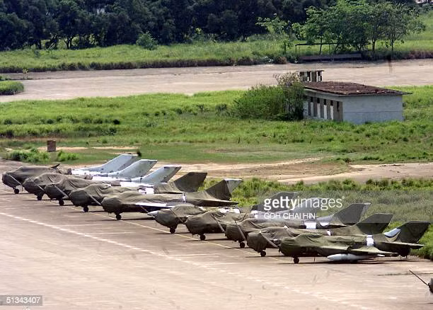 Mặc dù sở hữu số lượng máy bay chiến đấu đông đảo, nhưng Trung Quốc thiếu phi công giỏi và học thuyết không quân tiên tiến, điều này ảnh hưởng nhiều đến khả năng chiến đấu của Không quân Trung Quốc. Do vậy, Không quân Trung Quốc đông, nhưng không hẳn mạnh. Nguồn ảnh: Sina.