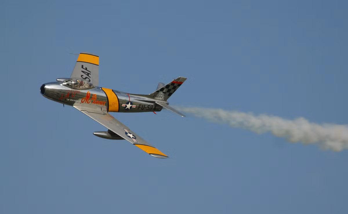 Sherbertsov cần bắn hạ Garret trước khi tiến vào không phận đối phương, nhưng phải giảm thiểu thiệt hại gây ra cho chiếc F-86. Quá trình hạ độ cao từ từ của máy bay Mỹ đáp ứng yêu cầu này, nó có thể đâm xuống đất mà không bị hư hại quá nhiều.