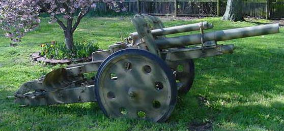 Được dùng nhiều nhất trong Quân đội Đức quốc xã trong thế chiến 2 là loại lựu pháo Đức 10,5 cm leFH 18; đây là loại pháo chiến thuật. leFH 18 được đưa vào biên chế quân đội Đức năm 1935 và được trang bị cho tiểu đoàn pháo binh thuộc sư đoàn bộ binh.