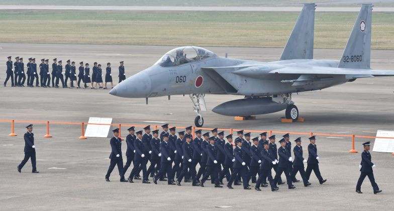 Không quân Nhật Bản, được gọi là Lực lượng Phòng vệ trên không Nhật Bản (JASDF), ra đời sau Đạo luật Lực lượng Phòng vệ năm 1954. Mỹ có dấu ấn đáng kể đối với kho vũ khí của Nhật, kể từ khi lực lượng phòng vệ Nhật Bản có liên minh an ninh với Mỹ, theo Hiệp ước An ninh tương hỗ Mỹ-Nhật năm 1960.