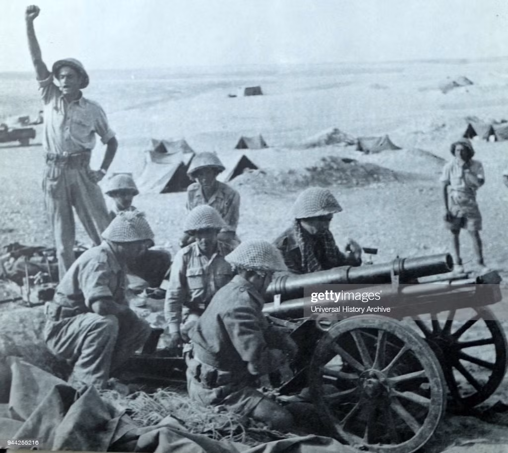 Phần lớn lịch sử của Israel, dù tốt hay xấu, đều được viết bằng chiến tranh. Từ cuộc Chiến tranh giành độc lập năm 1948 đến nay, các lực lượng Israel đã phải liên tục sử dụng vũ khí, để bảo vệ nhà nước Israel hoặc các lợi ích của họ gần như hàng năm. Ảnh: Quân đội Israel trong cuộc chiến tranh năm 1948 – Nguồn: Gettyimages