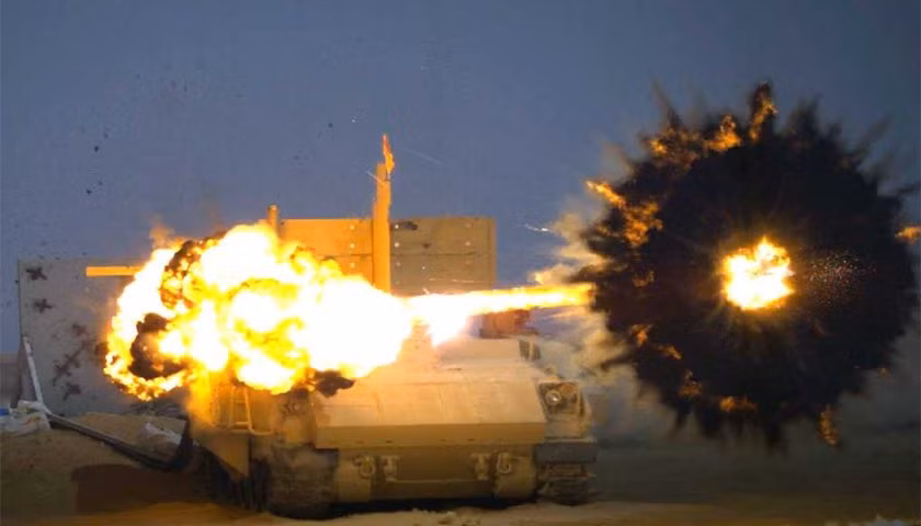 Các nguồn tin cho biết, kính quan sát ảnh nhiệt của pháo thủ và trưởng xe sẽ được nâng cấp lên kính thế hệ thứ ba, cải thiện độ phân giải và độ rõ nét trong tầm nhìn. Vào năm 2017, M1A2 SEP v3 cũng sẽ được trang bị hệ thống bảo vệ chủ động Trophy Hard-Kill APS của Israel, cải thiện khả năng bảo vệ.